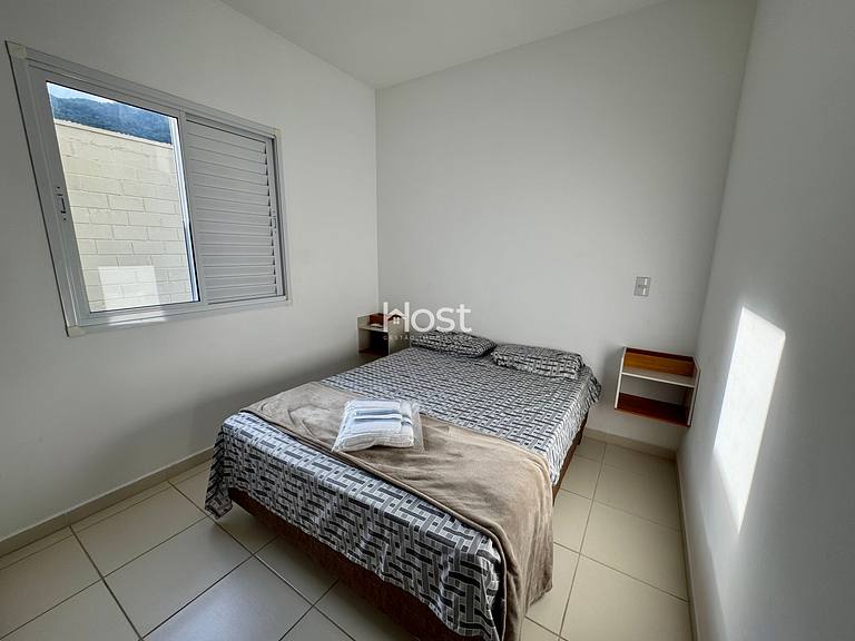 Apto com A/C e Churrasqueira à 500m da praia