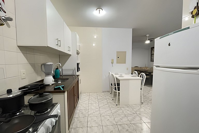 Ap Central com Ar Cond. e Piscina no Condomínio