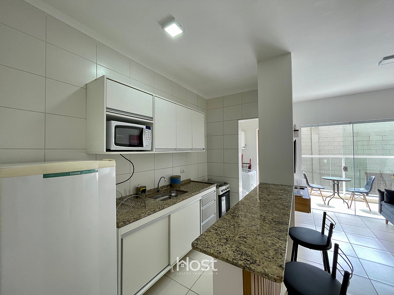 Apto com A/C e Churrasqueira à 500m da praia