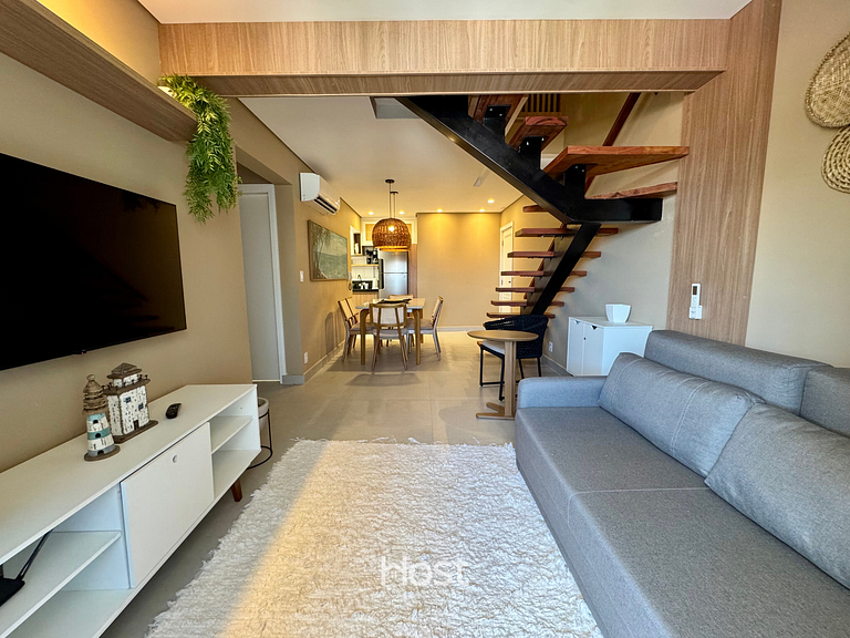 Cobertura com A/C e Churrasqueira a 700m da Praia