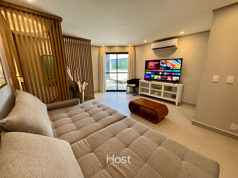 Cobertura com A/C e Churrasqueira a 700m da Praia