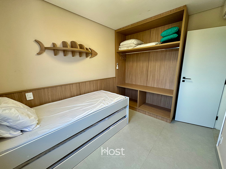 Cobertura com A/C e Churrasqueira a 700m da Praia