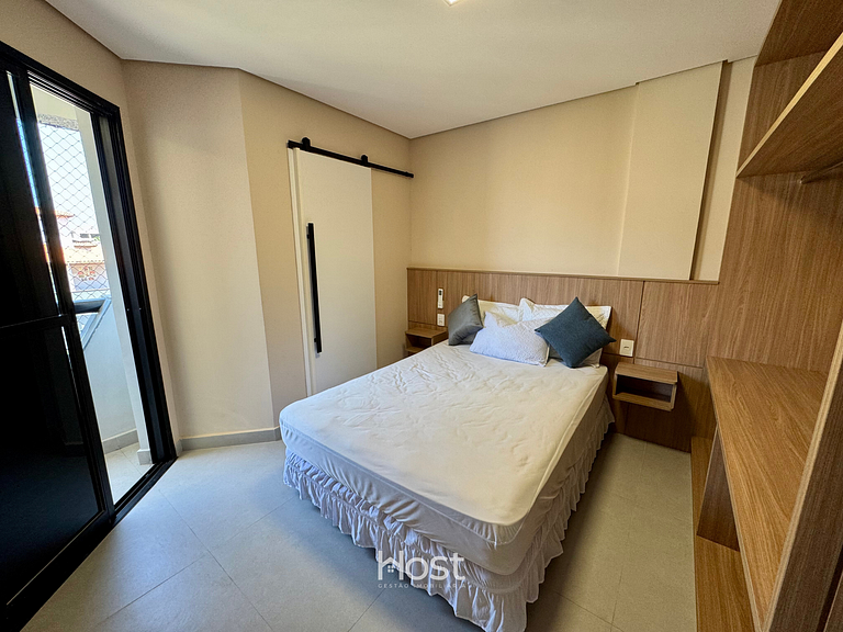 Cobertura com A/C e Churrasqueira a 700m da Praia