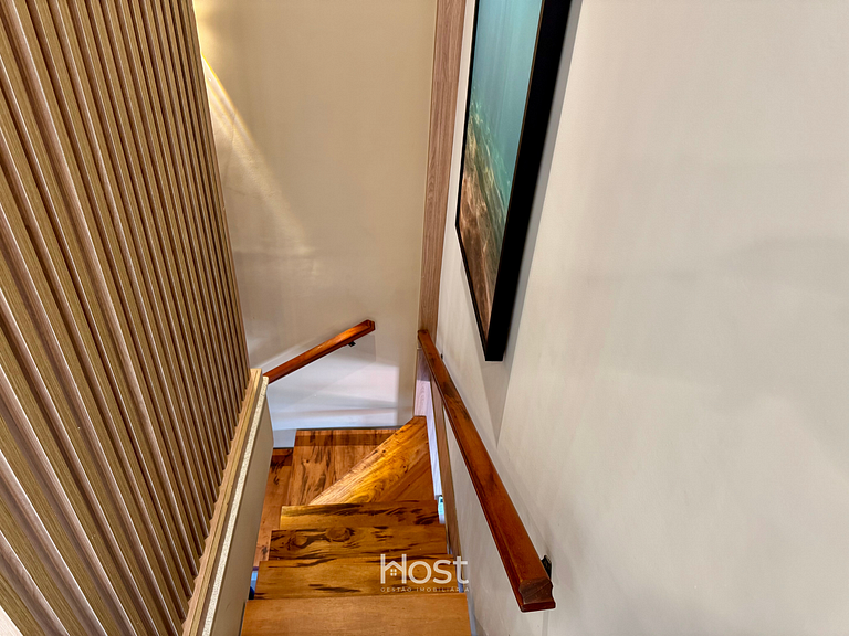 Cobertura com A/C e Churrasqueira a 700m da Praia