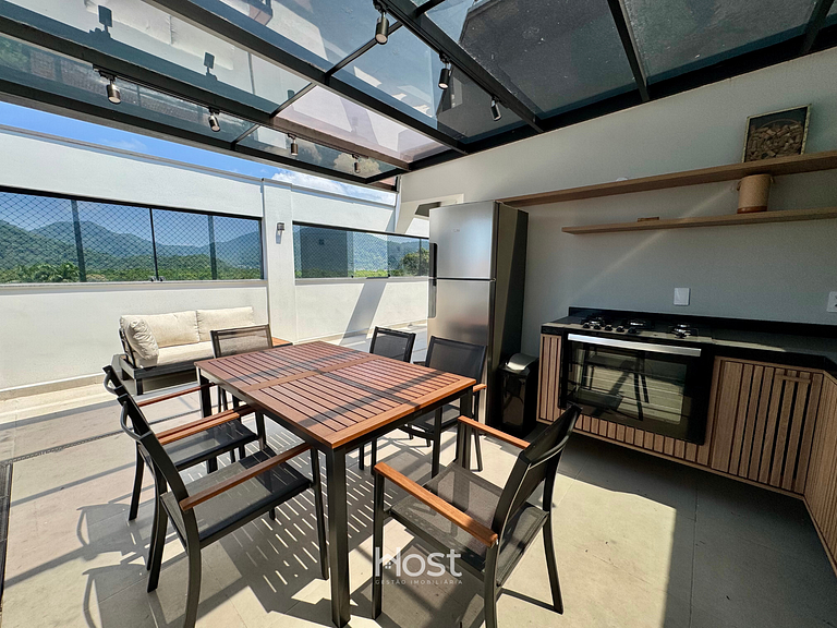 Cobertura com A/C e Churrasqueira a 700m da Praia