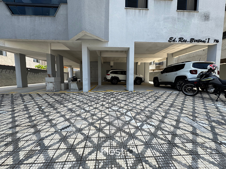 Cobertura com A/C e Churrasqueira a 700m da Praia