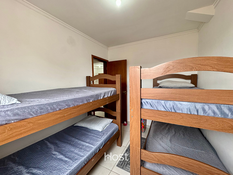 Apto com Churrasqueira e Piscina em região central