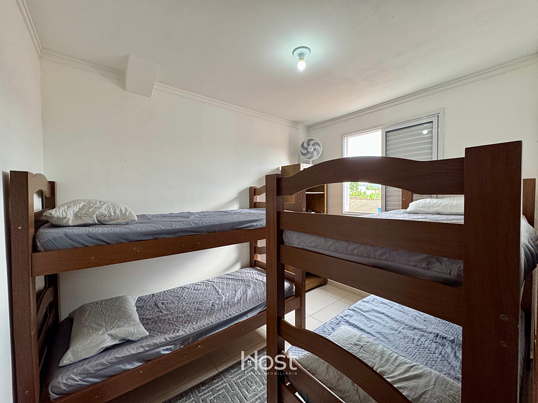 Apto com Churrasqueira e Piscina em região central