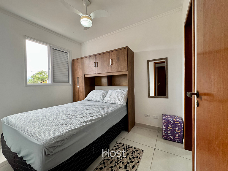 Apto com Churrasqueira e Piscina em região central