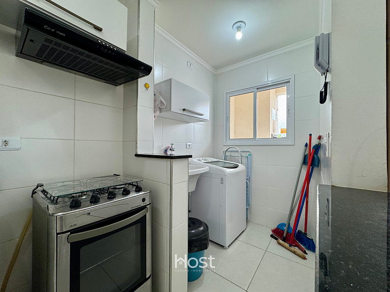 Apto com Churrasqueira e Piscina em região central