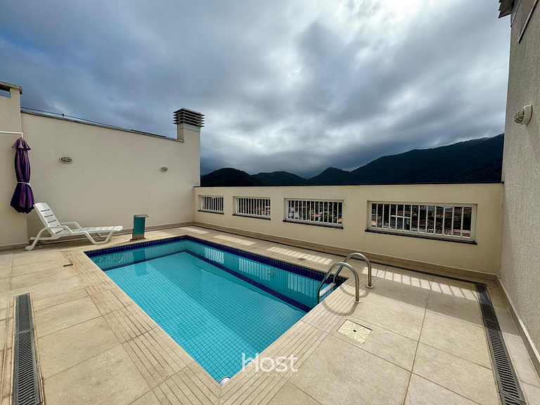 Apto com Churrasqueira e Piscina em região central