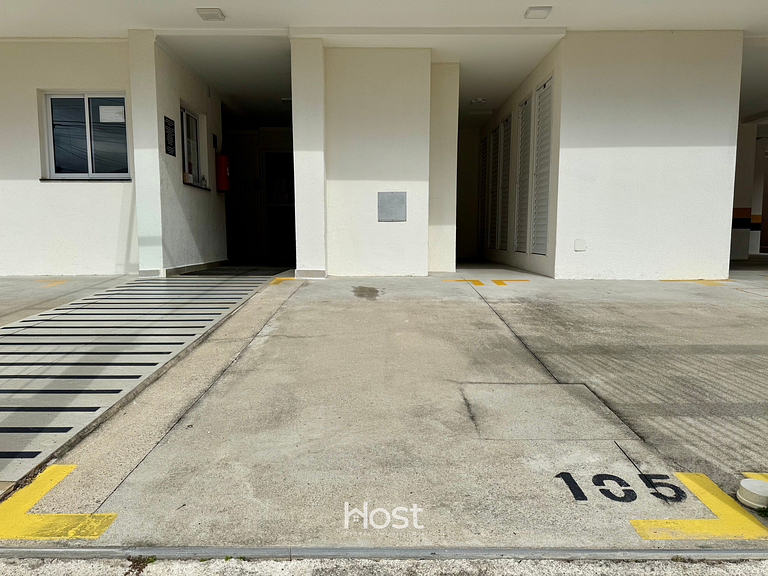 Apto com Churrasqueira e Piscina em região central