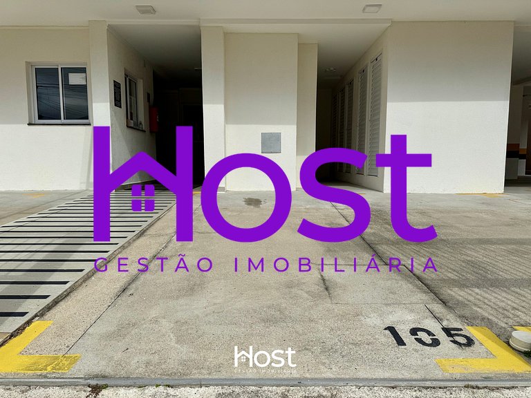 Apto com Churrasqueira e Piscina em região central